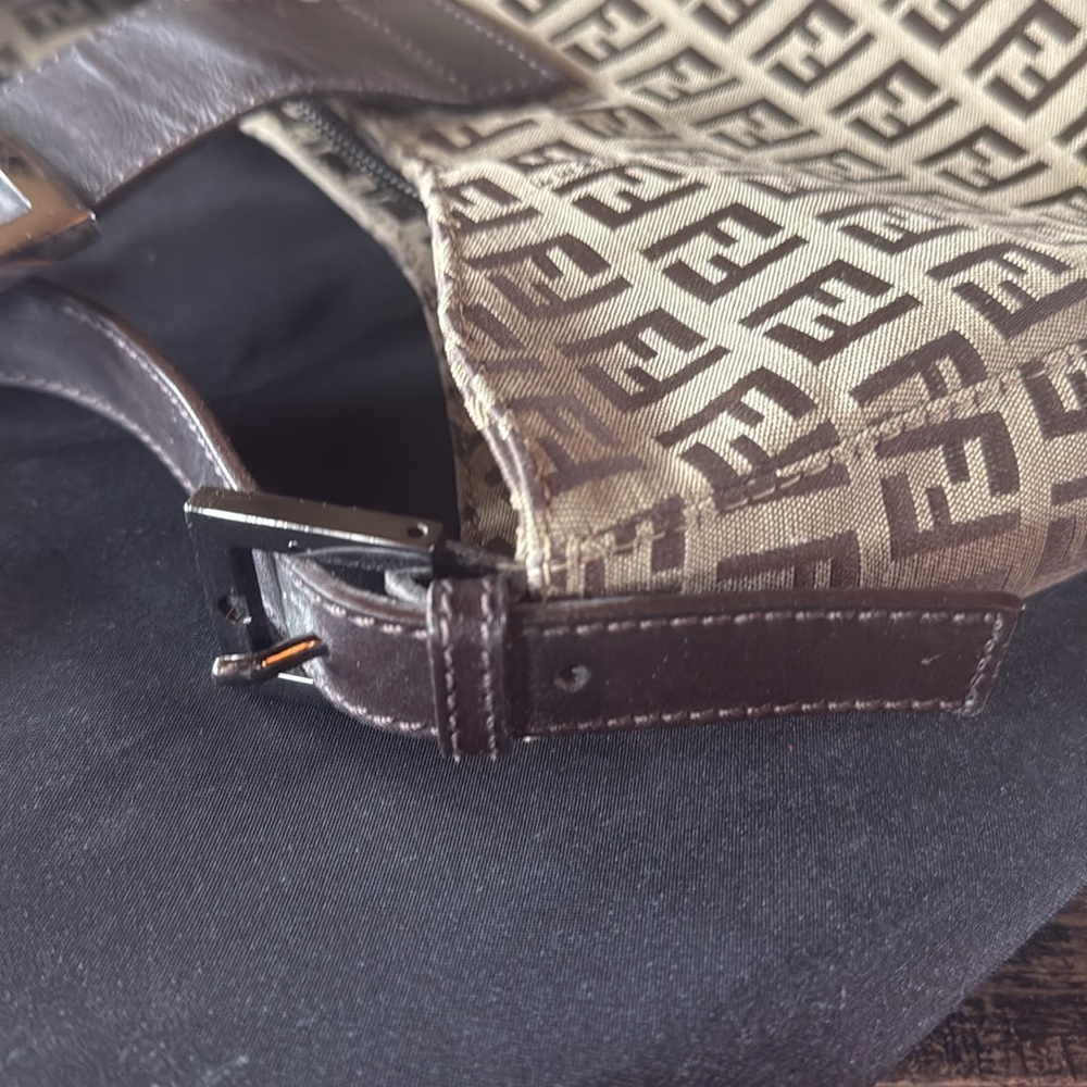 Fendi purse. Price is firm. - Picture 4 of 6